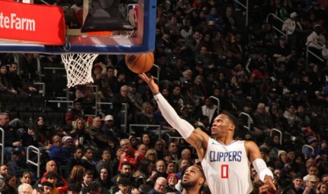 皇冠体育官方-25000分！韦少哈登连线梦回青春 快艇四巨头真无解