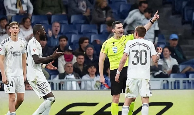 皇冠体育入口-皇马失利后陷入新危机，球迷高呼“弗洛伦蒂诺下课”